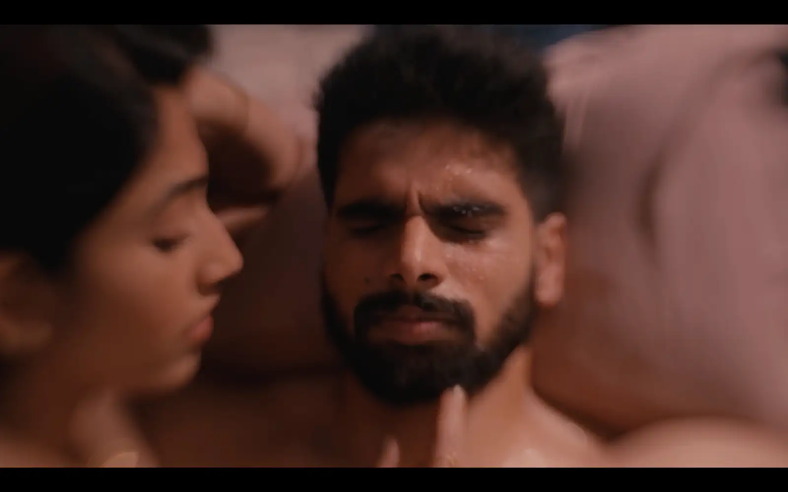 MAITHUNA still 5